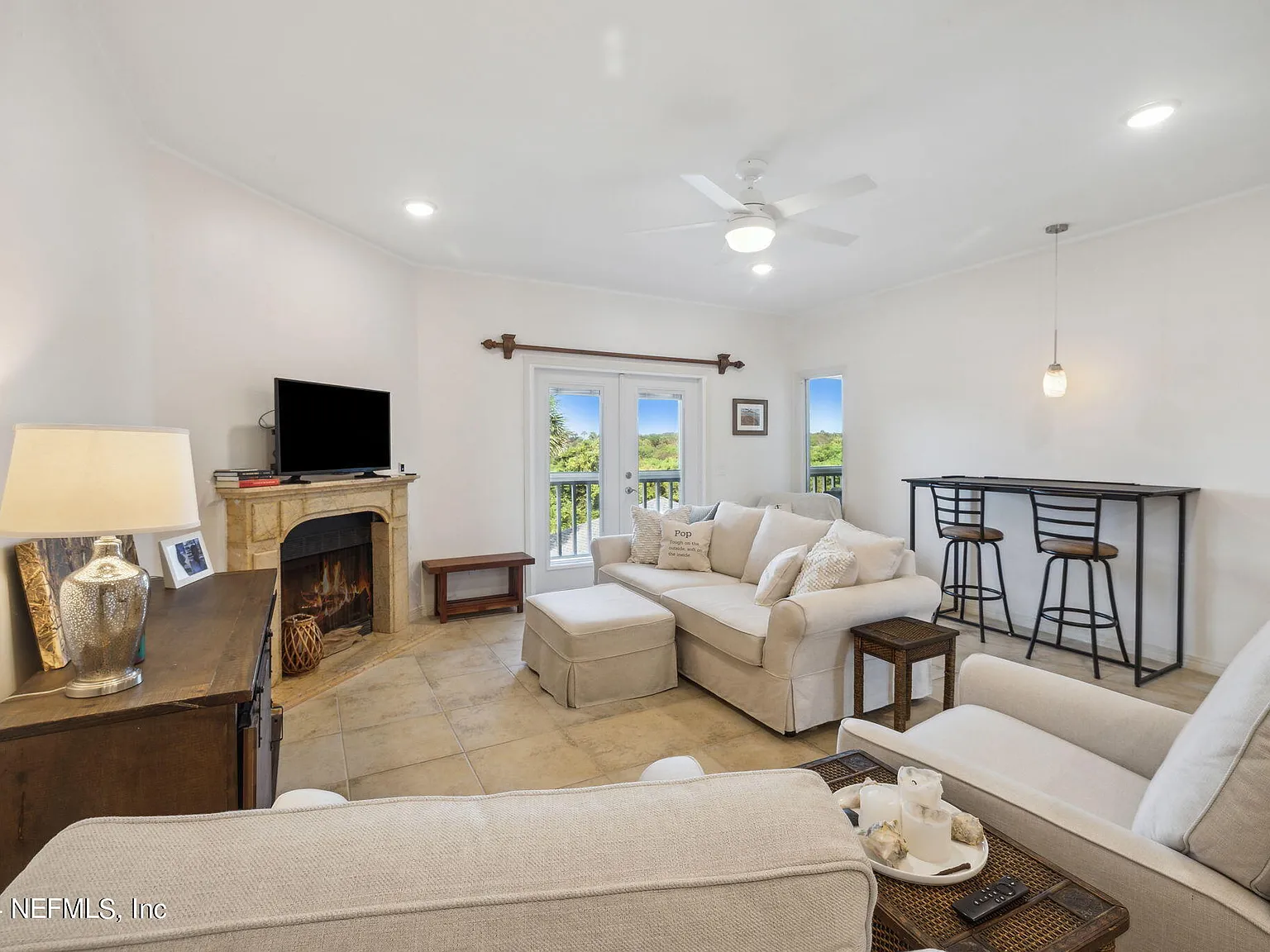 3 bed, 2.0 bath, 1440 sqft, $3,250 — Photo 4