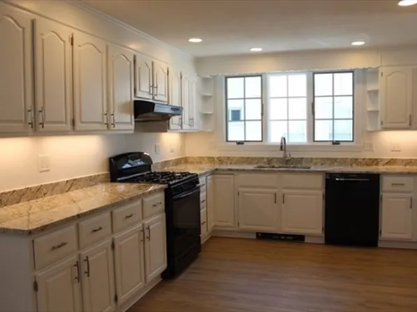 28 Orchard St, Medford, MA 02155