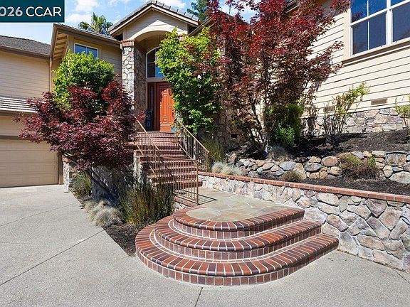 2nd image of 20 Monte Crest Ct