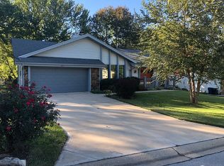 211 Rue Grand Dr, Lake Saint Louis, MO 63367