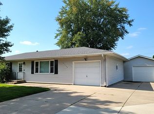 11622 3rd St, Milan, IL 61264