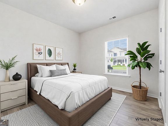 3rd image of 46 Jackson Farm Rd