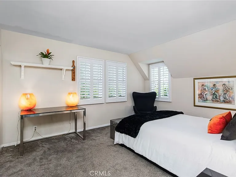 4323 Laurelgrove Ave — Photo 43