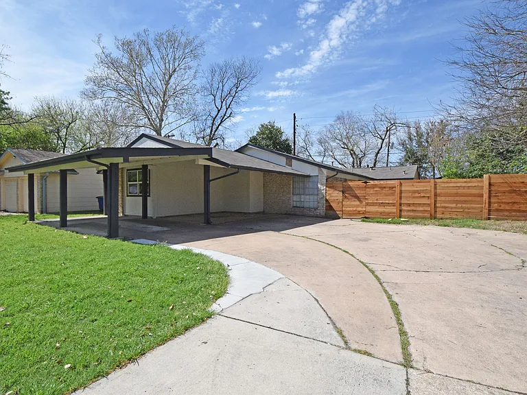 6400 Brookside Dr — Photo 24