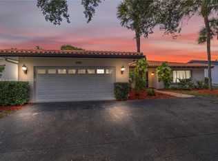 8301 Dundee Ter, Miami Lakes, FL 33016