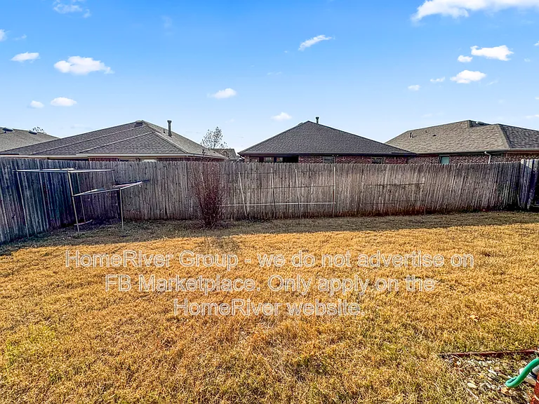 19221 Blanco Dr — Photo 16