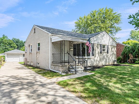 3rd image of 30132 Richland St