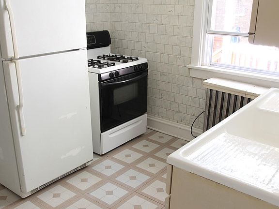 2nd image of 5422 N Paulina St APT 2F
