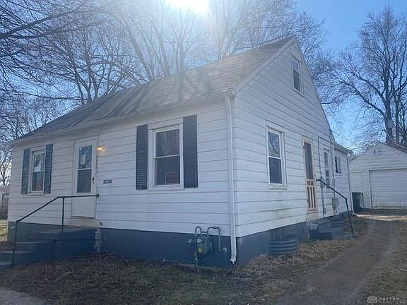 5th image of 3226 Oakridge Dr