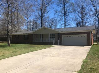 8260 Oxford Dr, Hixson, TN 37343