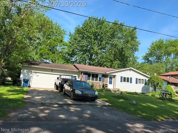 4376 Wheatland Dr, Swartz Creek, MI 48473
