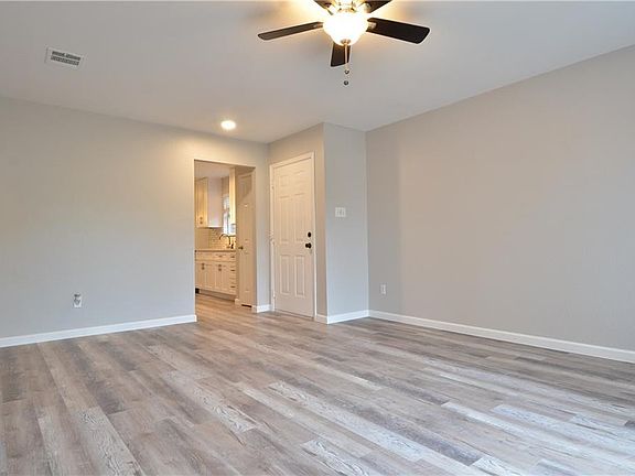 5th image of 15530 Sarahs Creek Dr