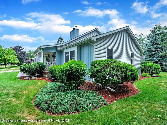 3rd image of 1044 Camden Dr