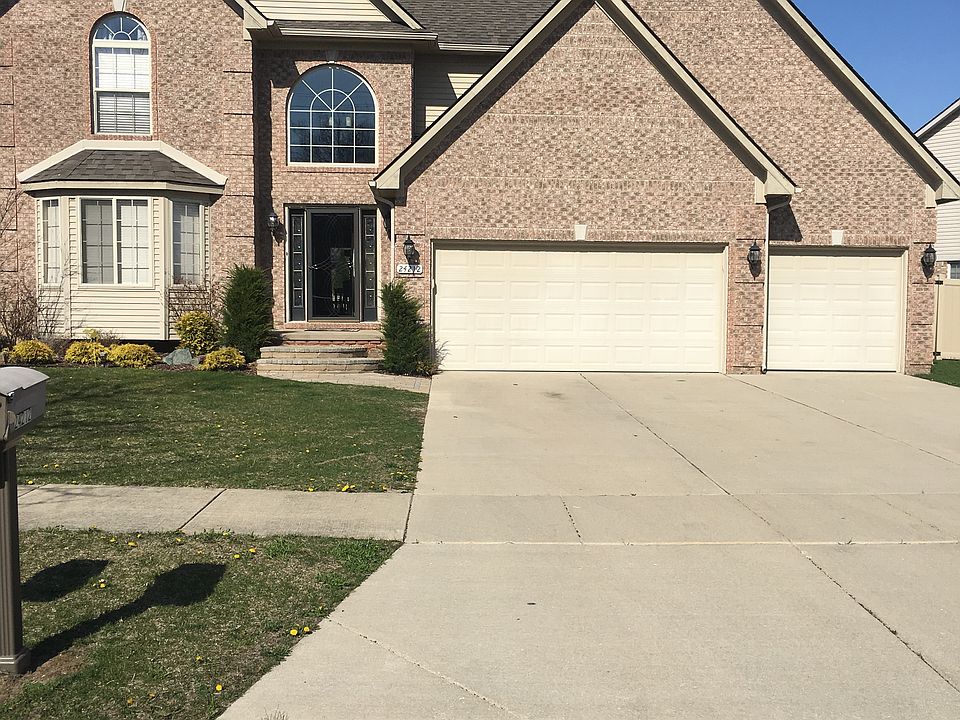 1st image of 24212 Thorn Dr #49