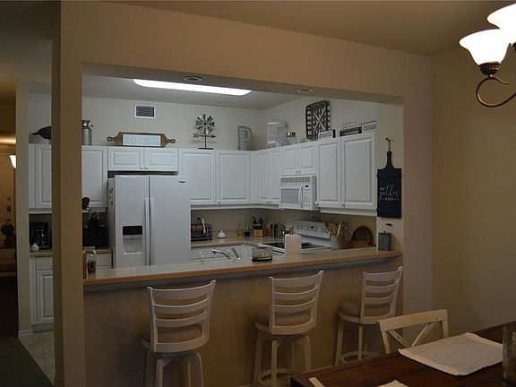 3rd image of 5115 Melbourne St Unit A-104