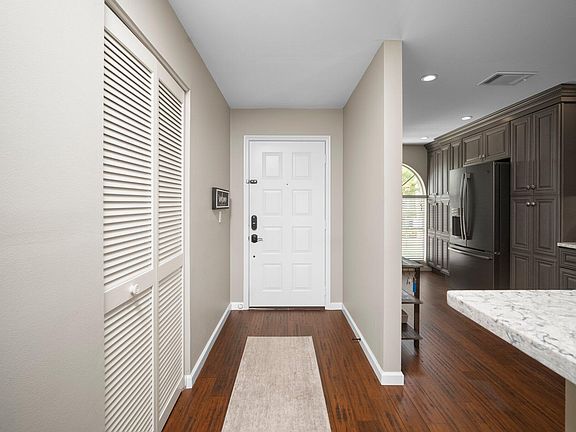 5th image of 259 Deerwood Cir APT 6