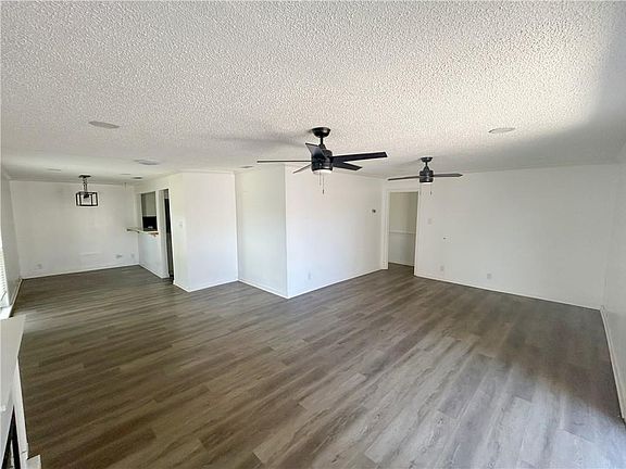 4th image of 440 W Butterfly Cir