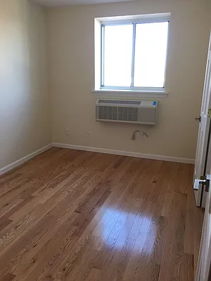 Rented by Q52 LLC | media 5