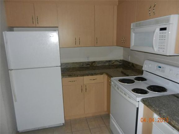 3rd image of 502 Belmont Ln