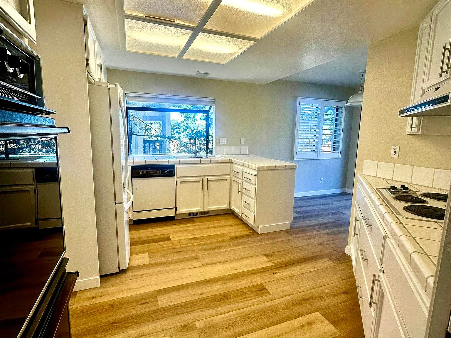 2 bed, 1383 sqft, $3,500 — Photo 4