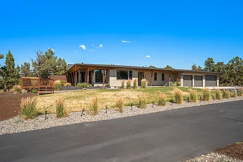 64144 Pioneer Loop Photo 1