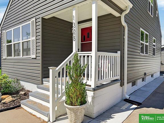 3rd image of 1325 N Garfield St