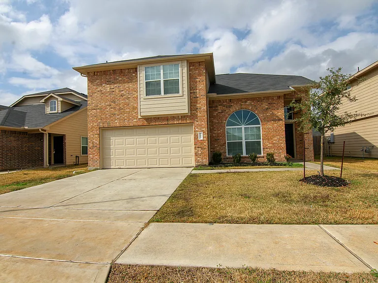 2427 Sailors Way — Photo 3