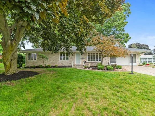 1135 Candy Ln, Erie, PA 16505