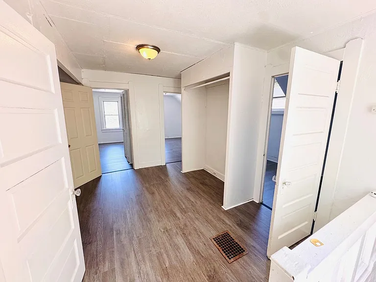 924 Ansel Rd — Photo 18