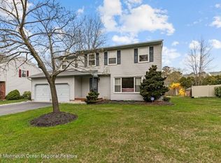 49 Roslyn Dr, Tinton Falls, NJ 07753