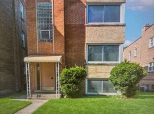 8940 Lamon Ave APT 1, Skokie, IL 60077