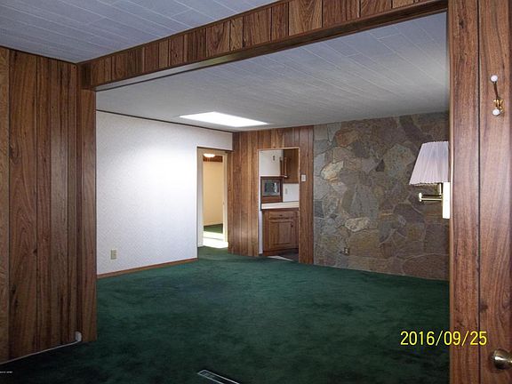 2nd image of 125 8th Ave SE