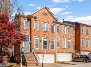 8030 Kidwell Town Ct, Vienna, VA 22182