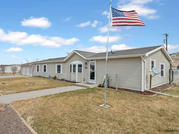715 Simkins Ave, Pine Bluffs, WY 82082
