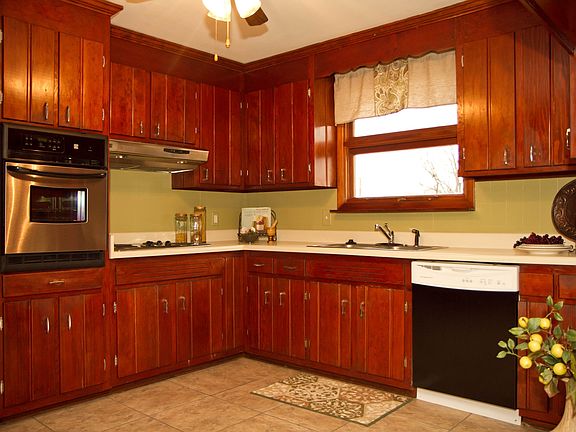 Kitchen with new Built n oven. New paint , and flooring