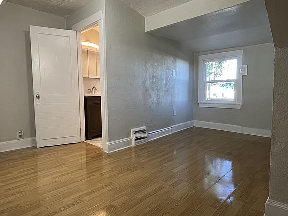 3rd image of 1470 S Edison St APT 4
