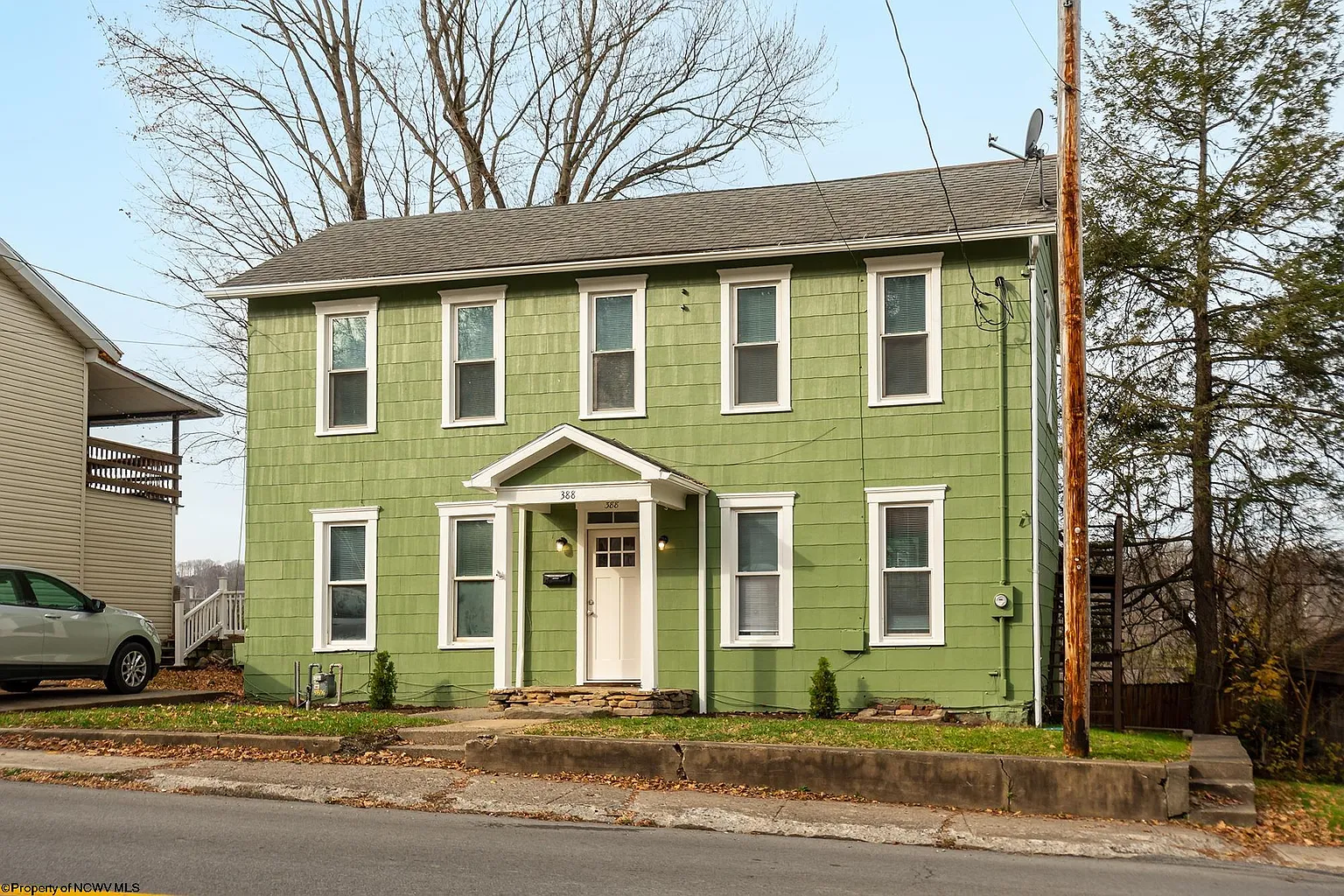 388 Dorsey Ave photo 1