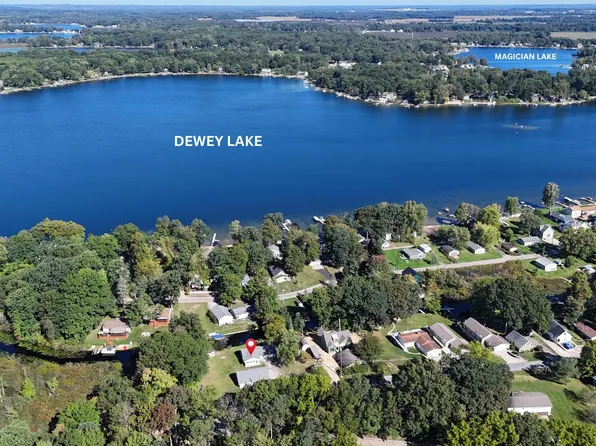 31940 Sunrise Ave, Dowagiac, MI 49047