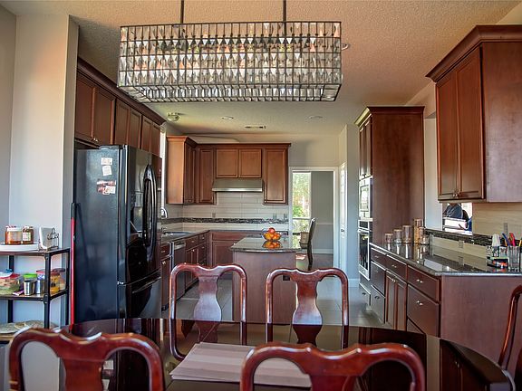 5th image of 7113 Chandler Dr