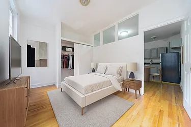 210 East 38th Street #4C image 1 of 9