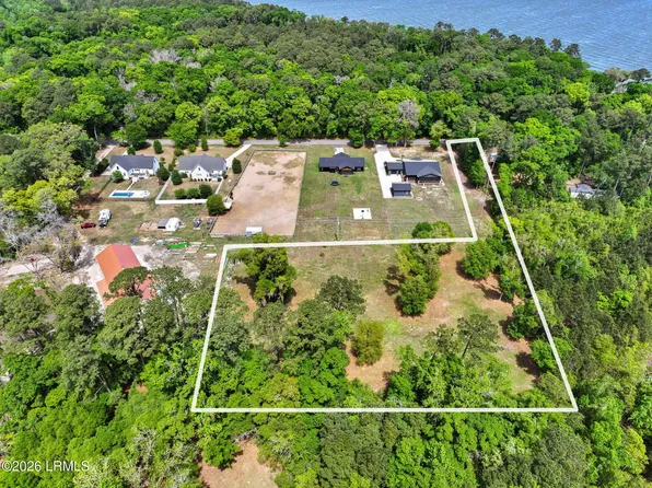 98 Alston Rd, Beaufort, SC 29907