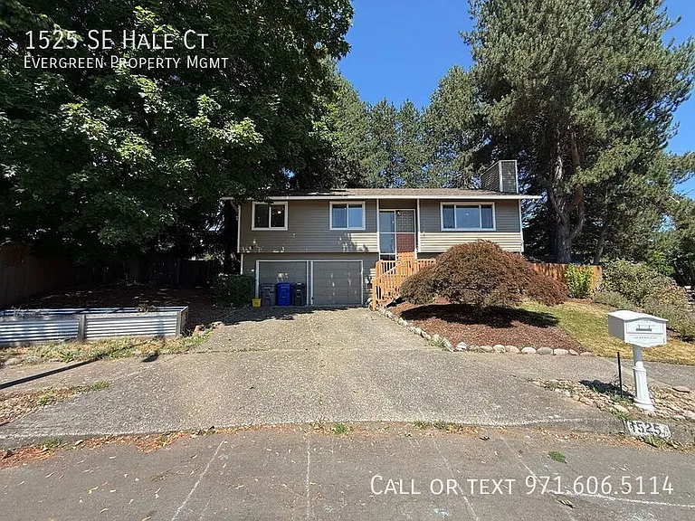 1525 SE Hale Ct — Photo 2