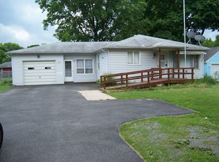 945 Stone Rd, Rochester, NY 14616