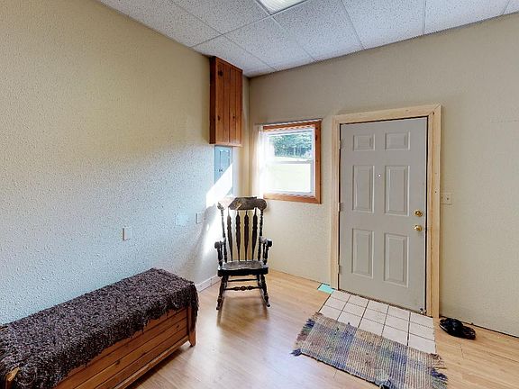 5th image of 25 Jeffrey Ln