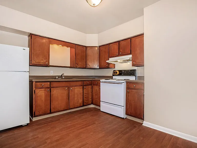 601 Crutcher St — Photo 3