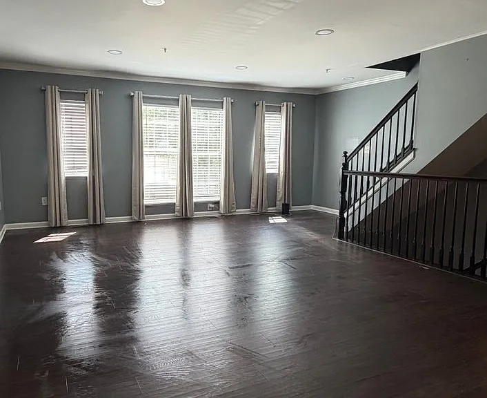 2251 Commissary Cir — Photo 5