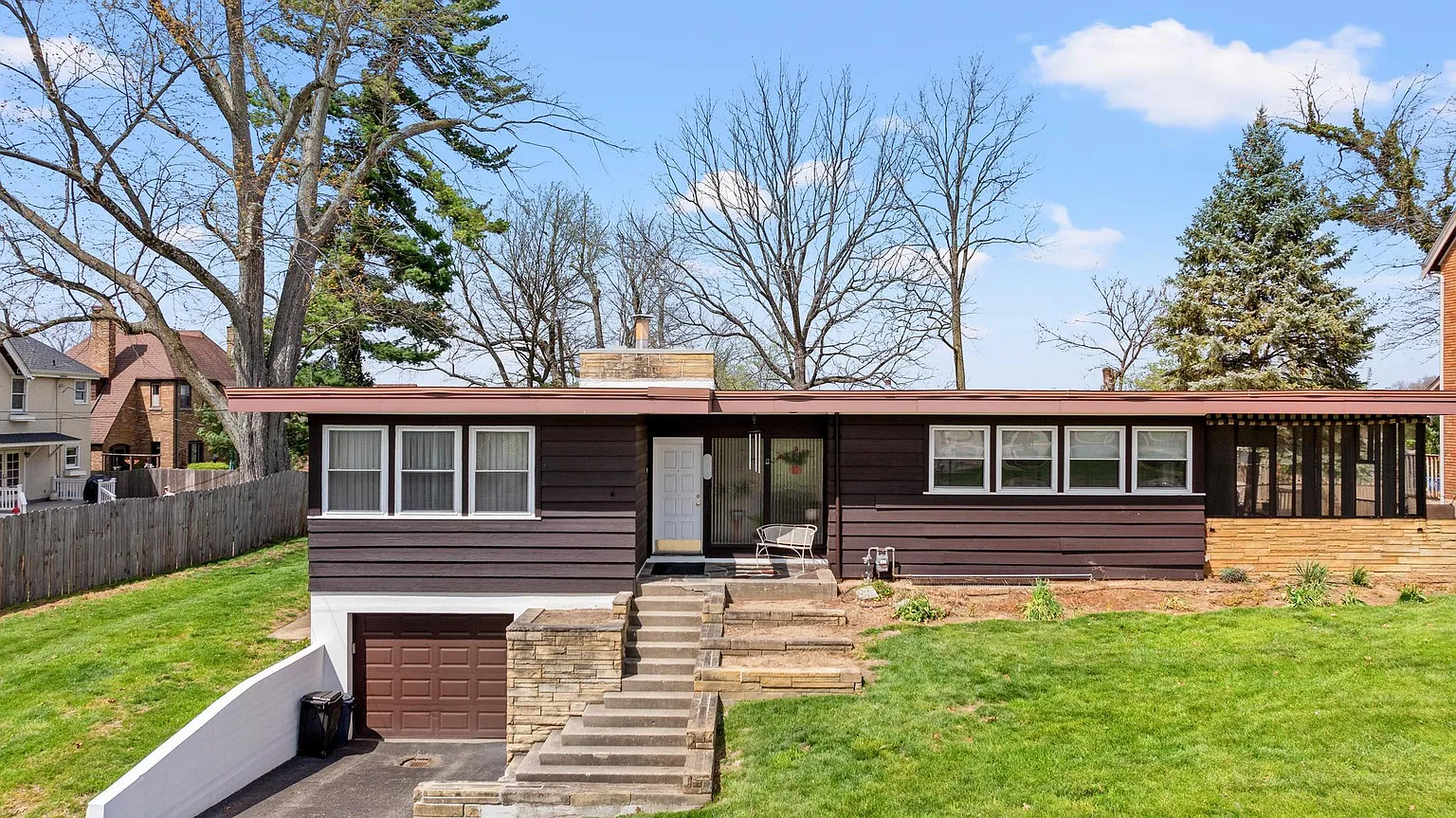 1031 Highland Ave photo 1
