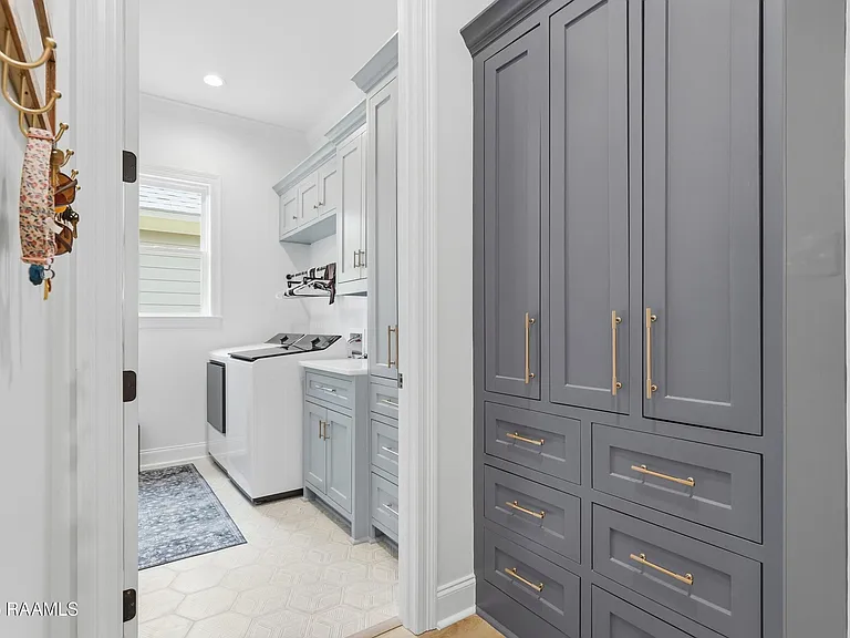 210 Amsterdam Ave — Photo 17
