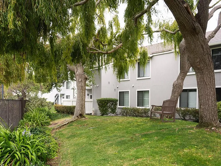 40 Schooner Ct — Photo 13