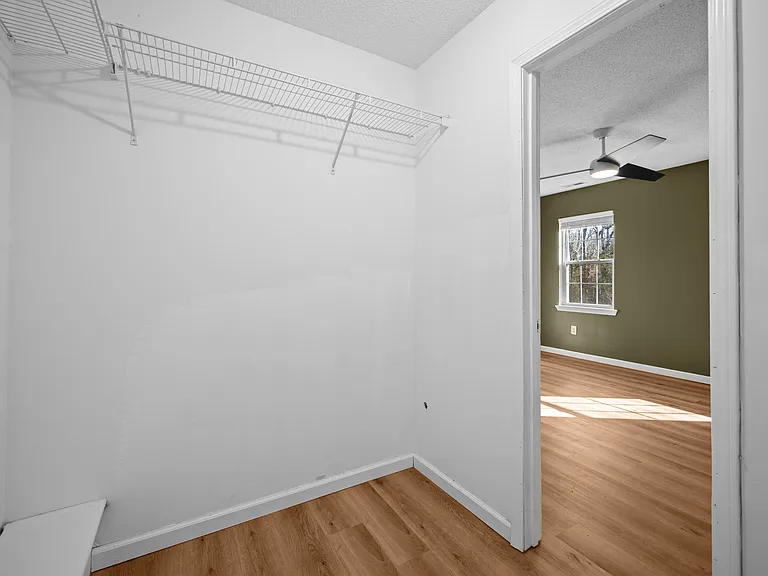 218 Winterberry Ct — Photo 13